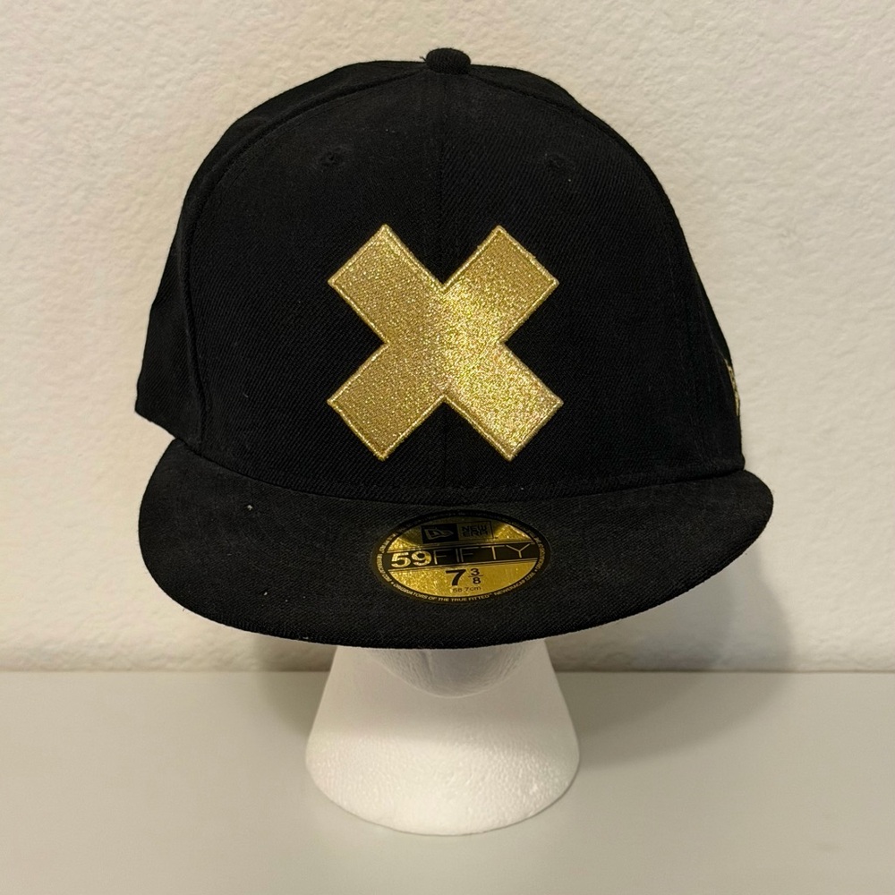 NWOT New Era x One Piece Collaboration | Tony Tony Chopper Gold Embroidered Cap - Picture 3 of 16